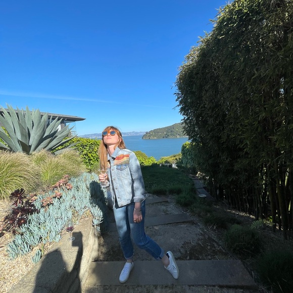 Meet your Posher, Carly - Picture 13 of 13